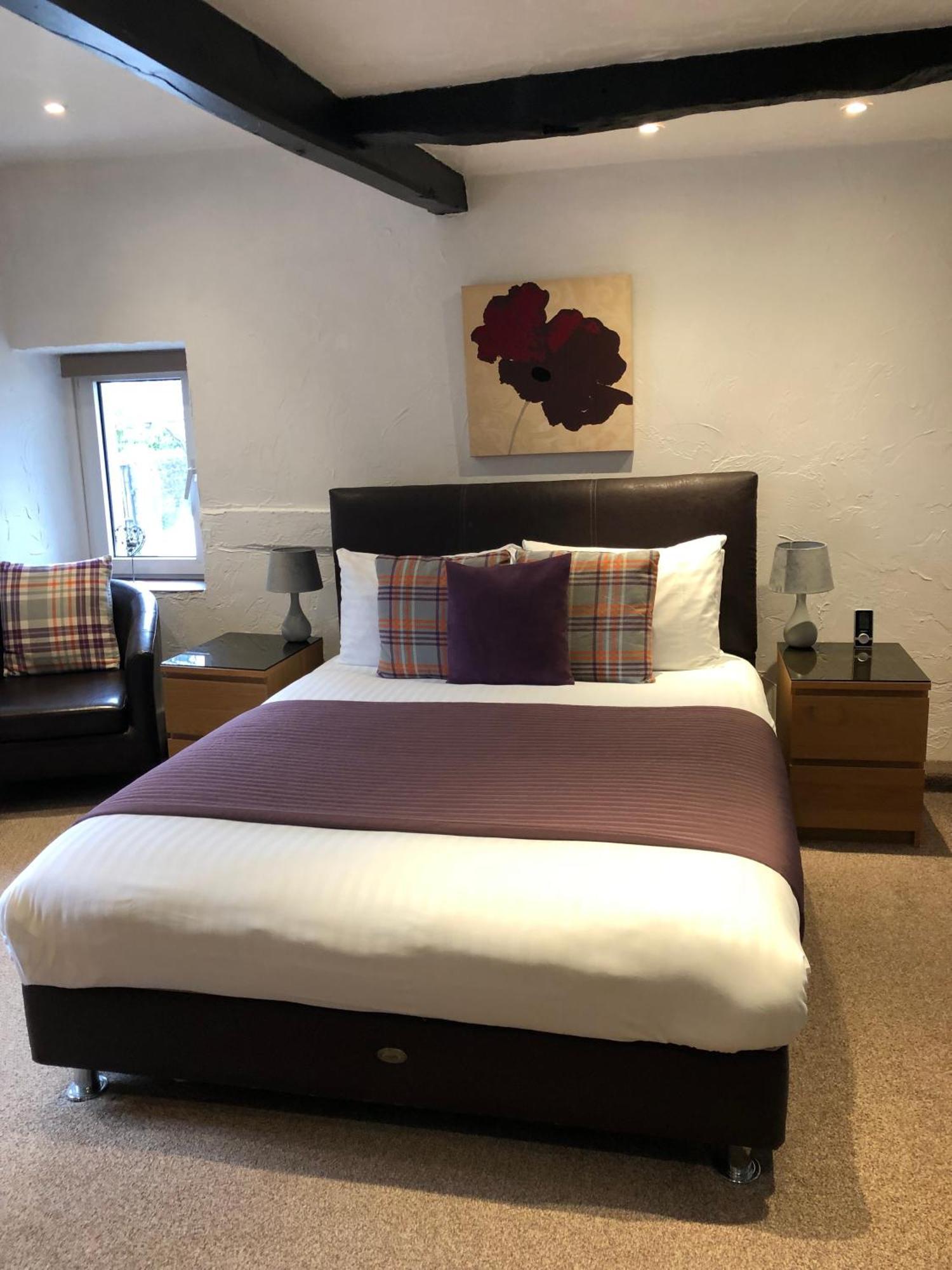 キャッスルトン Ramblers Rest Bed & Breakfast エクステリア 写真